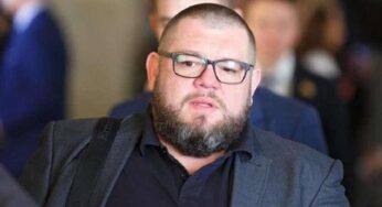 Семья слуги народа Николая Галушко купила машин на $200 тысяч и построила огромный особняк: всё – во время войны