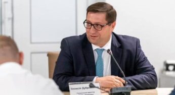 Гендиректор аэропорта «Борисполь» продолжает получать миллионы на карту, пока в небе простой